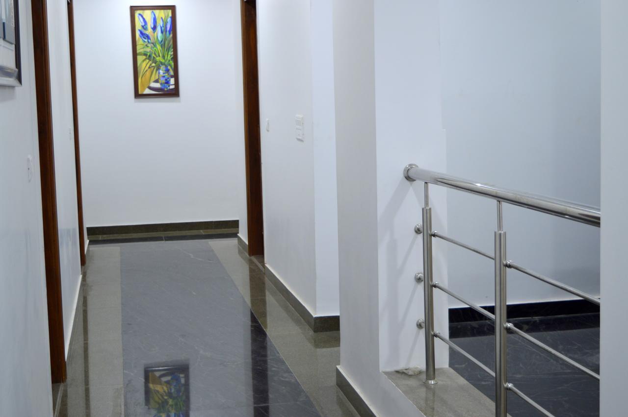 Hotel Taru Inn Ghaziabad Exterior photo
