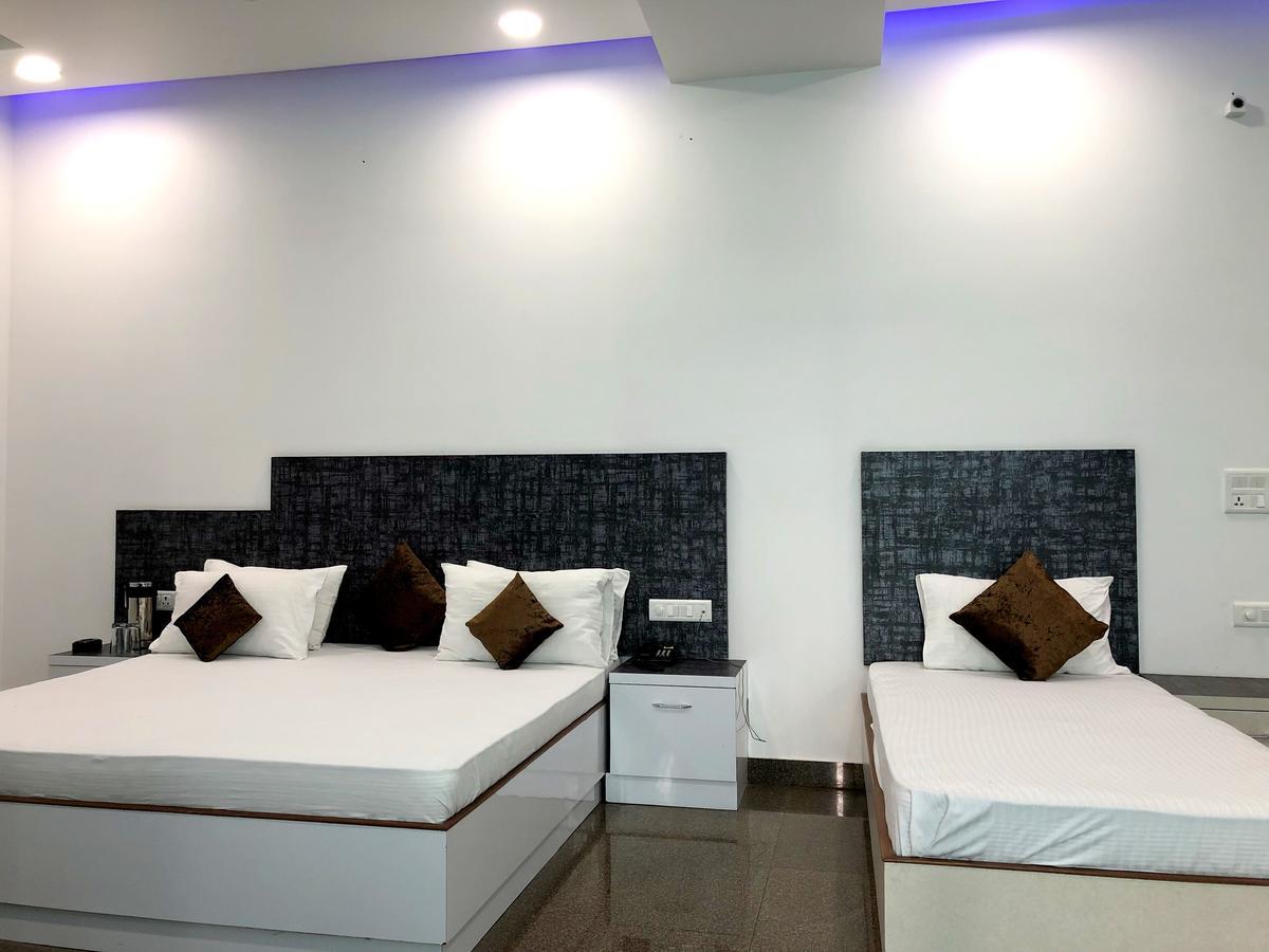Hotel Taru Inn Ghaziabad Exterior photo